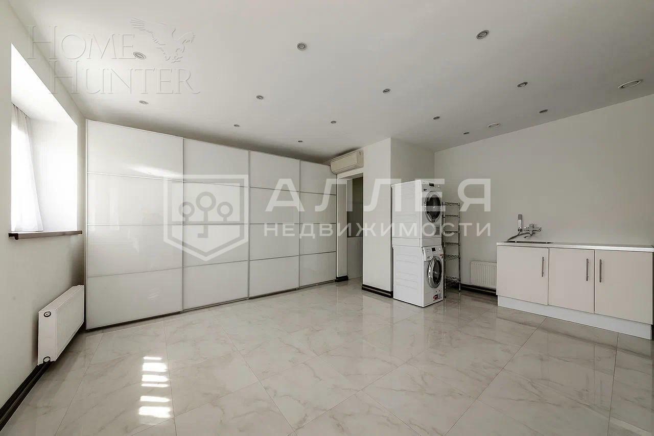 3-этажный коттедж 768 м² с отделкой