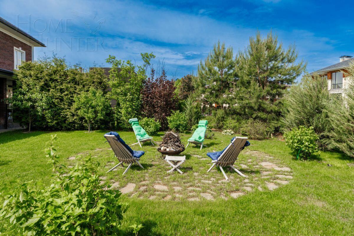 3-этажный таунхаус 250 м² с отделкой