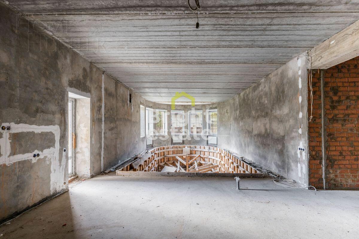 2-этажный коттедж 890 м² без отделки