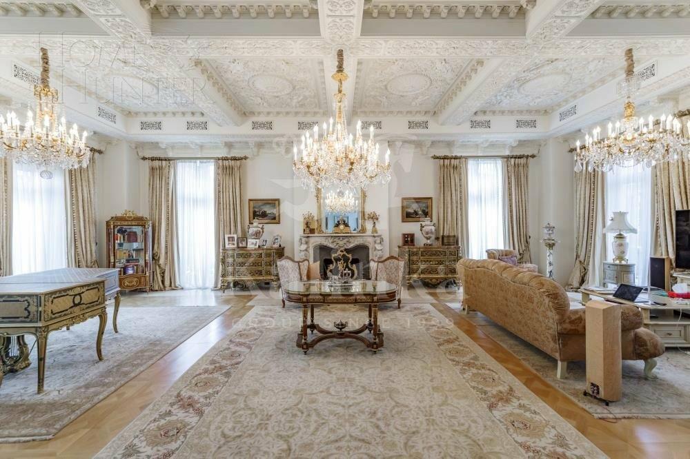 3-этажный коттедж 1 645 м² с отделкой