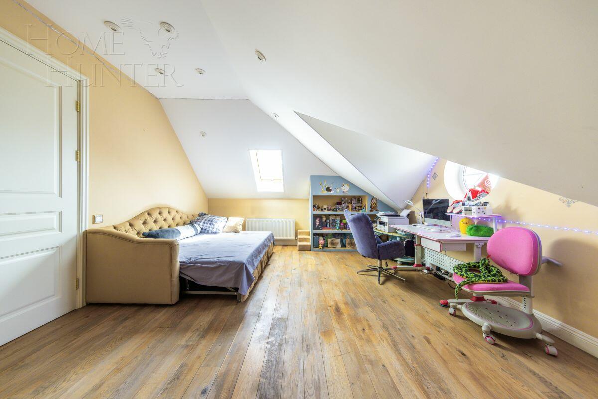 3-этажный таунхаус 250 м² с отделкой