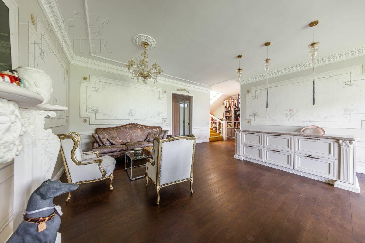 3-этажный таунхаус 250 м² с отделкой