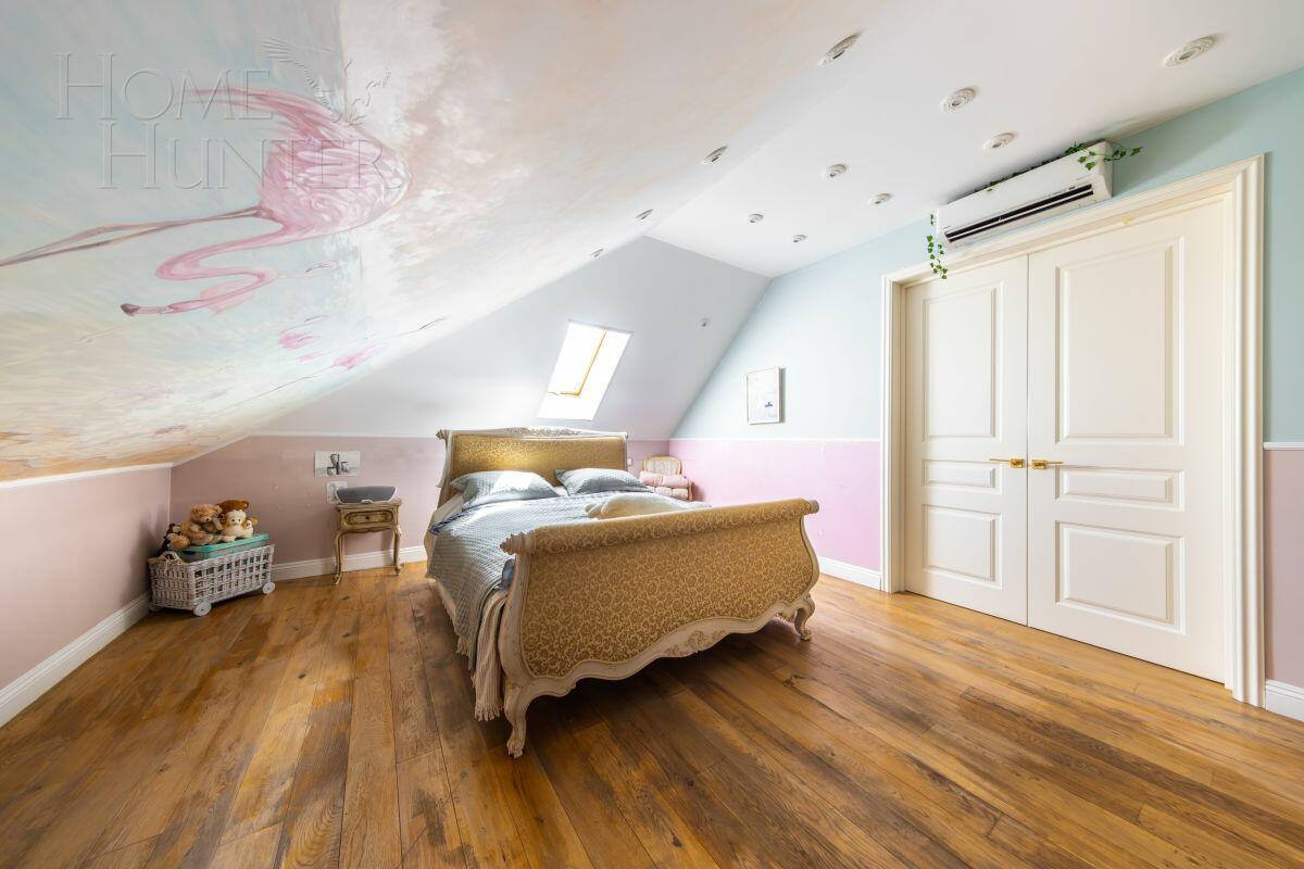 3-этажный таунхаус 250 м² с отделкой