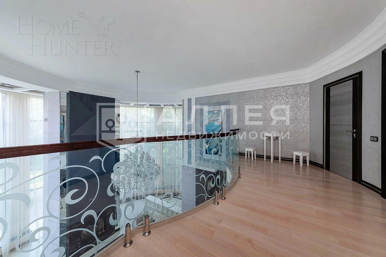 3-этажный коттедж 768 м² с отделкой