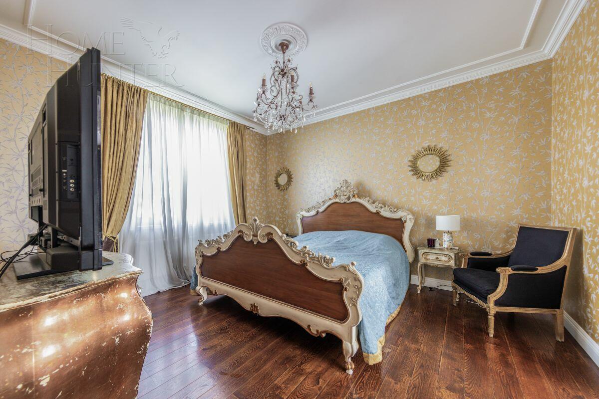 3-этажный таунхаус 250 м² с отделкой