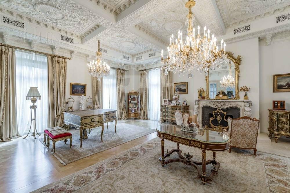 3-этажный коттедж 1 645 м² с отделкой