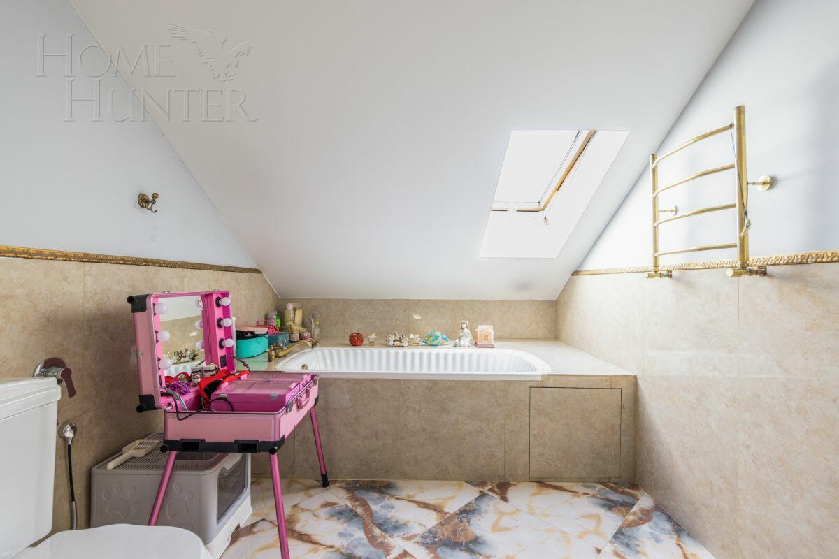 3-этажный таунхаус 250 м² с отделкой