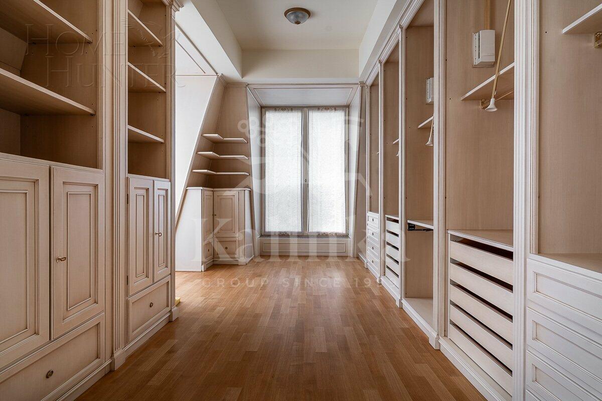 3-этажный коттедж 1 645 м² с отделкой