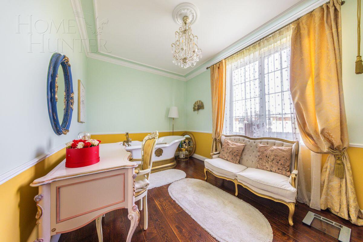 3-этажный таунхаус 250 м² с отделкой