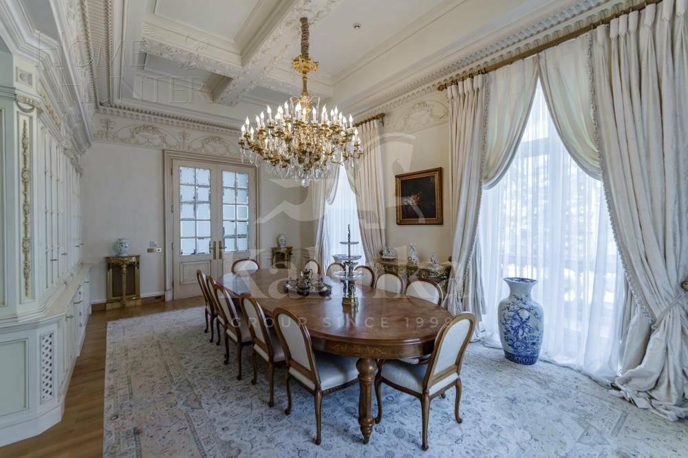 3-этажный коттедж 1 645 м² с отделкой