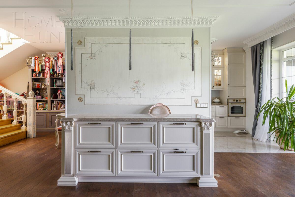 3-этажный таунхаус 250 м² с отделкой