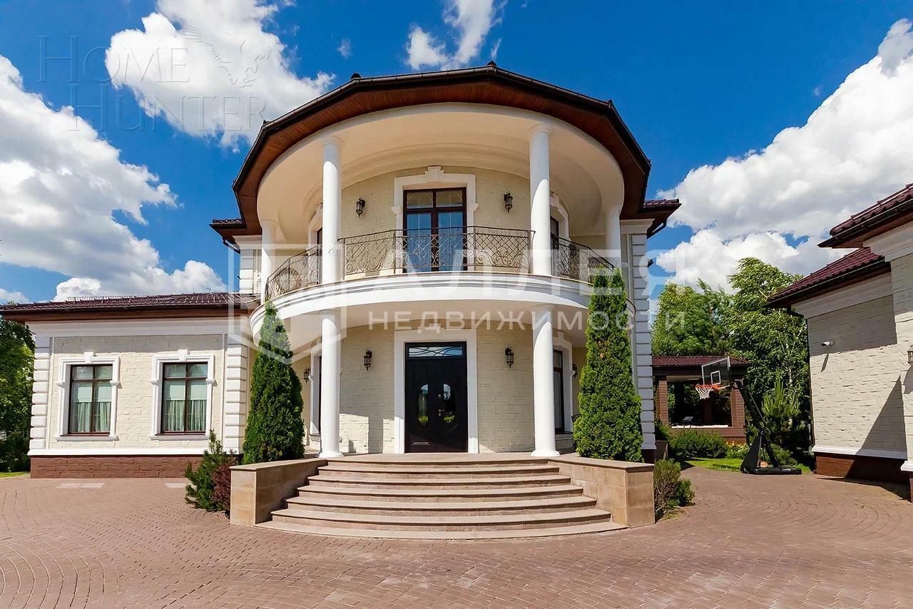 3-этажный коттедж 768 м² с отделкой