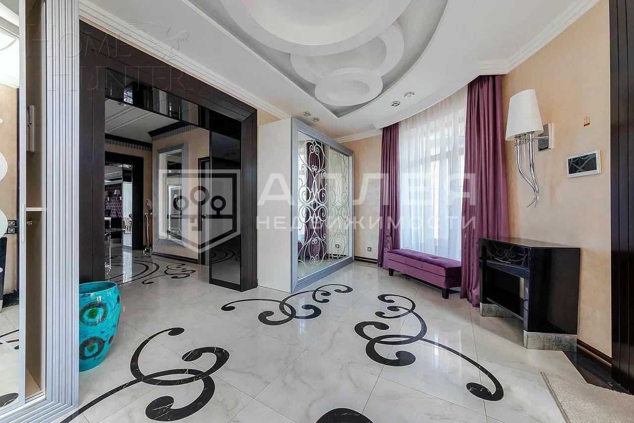 3-этажный коттедж 768 м² с отделкой