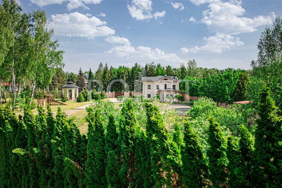 3-этажный коттедж 2 350 м² без отделки