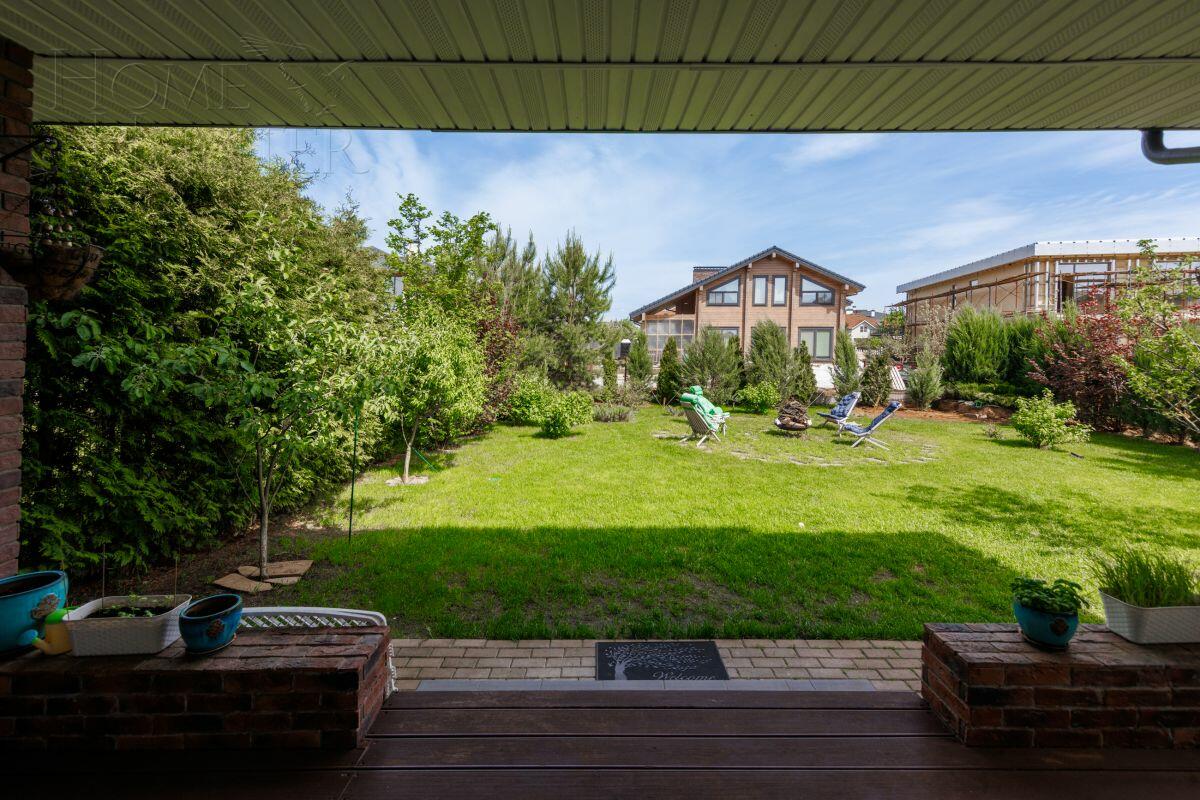 3-этажный таунхаус 250 м² с отделкой