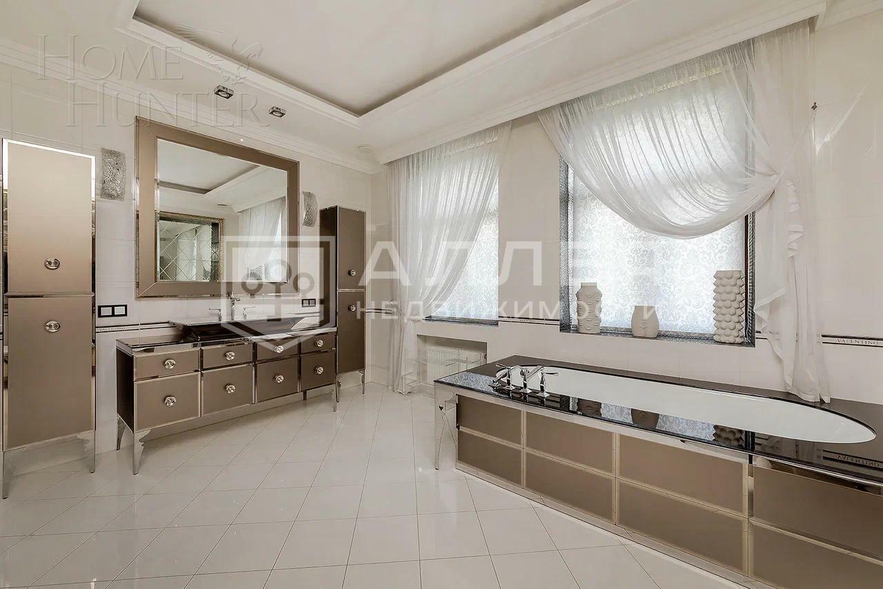 3-этажный коттедж 768 м² с отделкой