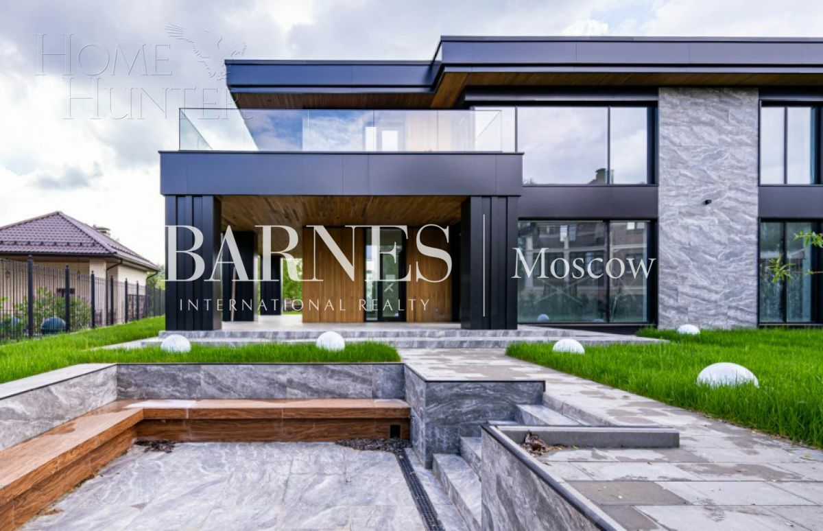 2-этажный коттедж 853.2 м² без отделки