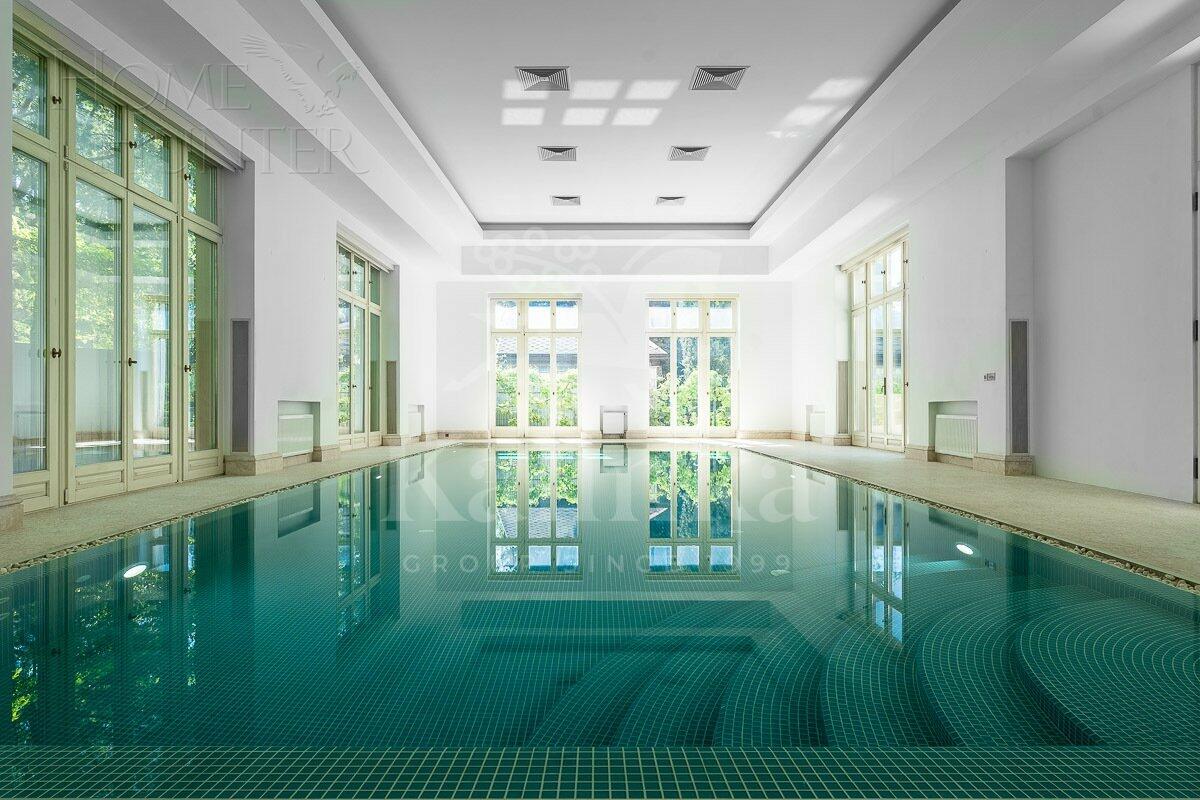 3-этажный коттедж 1 645 м² с отделкой