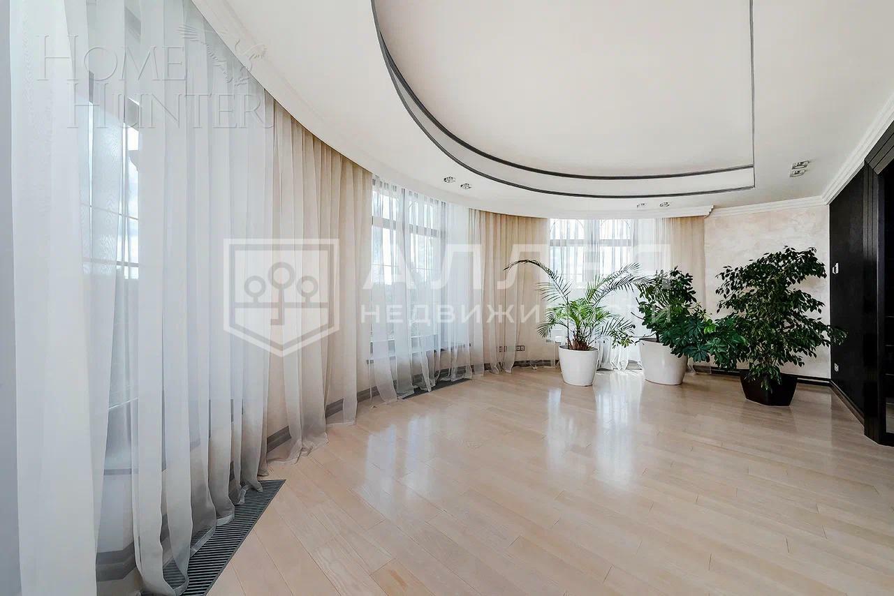 3-этажный коттедж 768 м² с отделкой