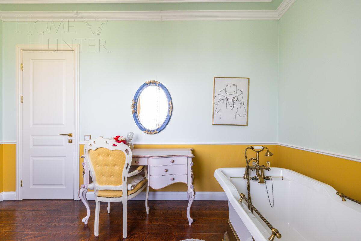 3-этажный таунхаус 250 м² с отделкой