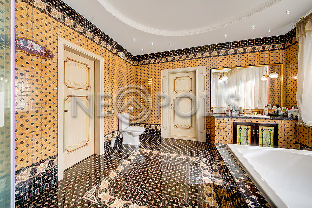 3-этажный коттедж 700 м² с отделкой