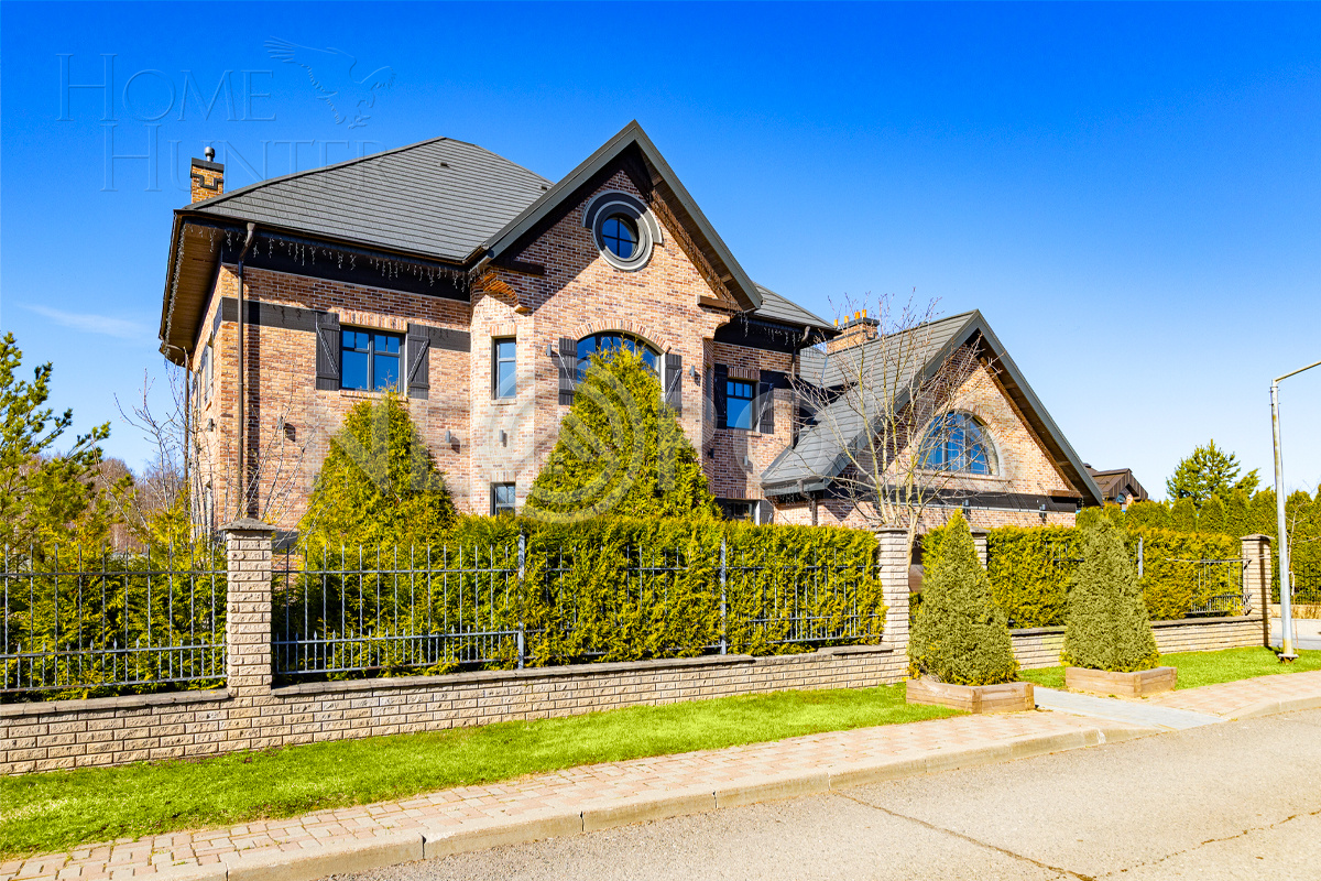 2-этажный коттедж 700 м² с отделкой