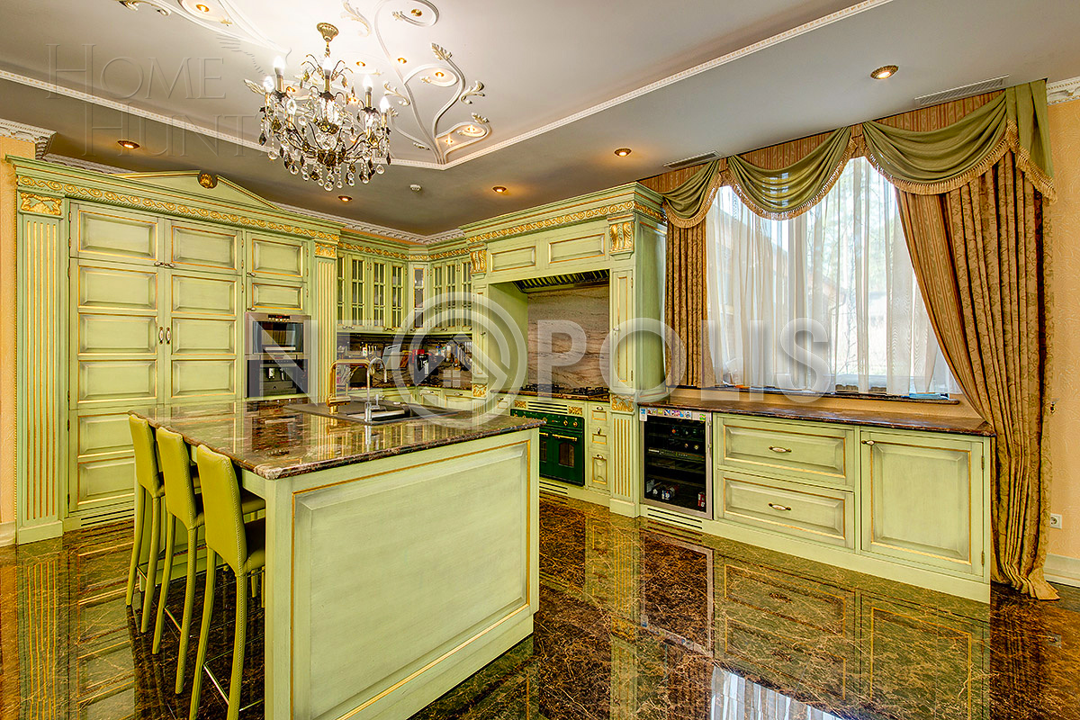 3-этажный коттедж 700 м² с отделкой