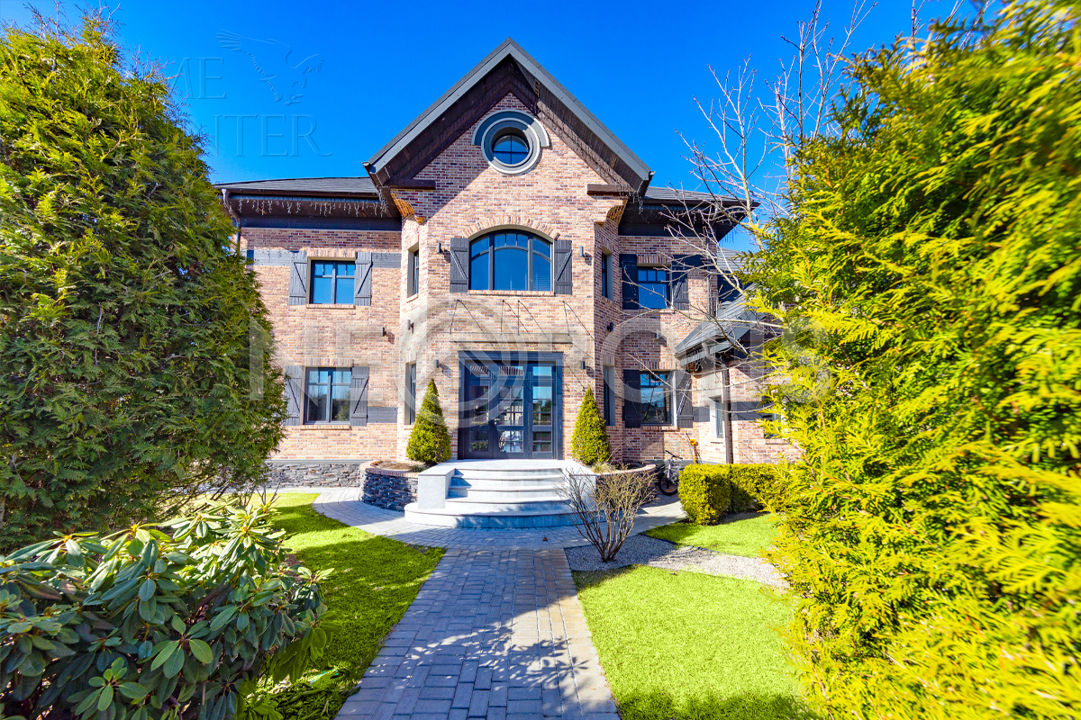 2-этажный коттедж 700 м² с отделкой