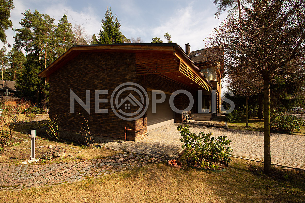 3-этажный коттедж 700 м² с отделкой