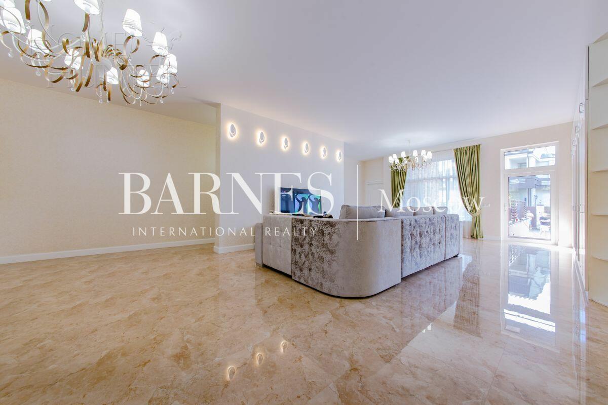 1-этажный коттедж 328 м² с отделкой