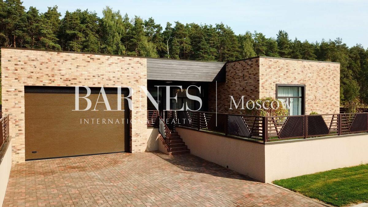 1-этажный коттедж 328 м² с отделкой