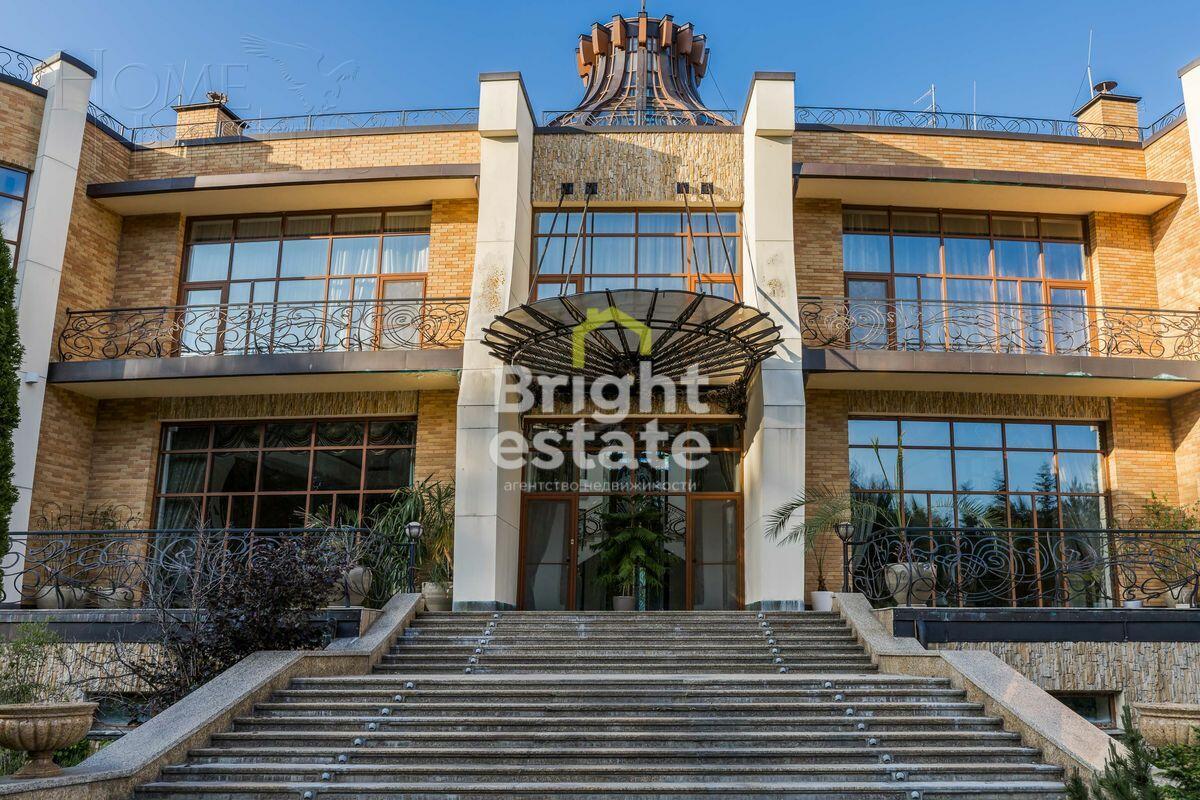 КОТТЕДЖ 3 214.9 м² с отделкой