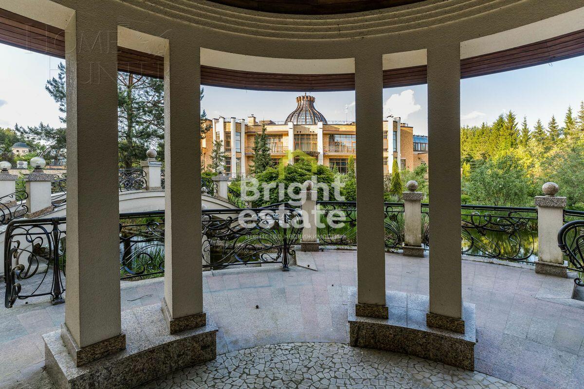 КОТТЕДЖ 3 214.9 м² с отделкой