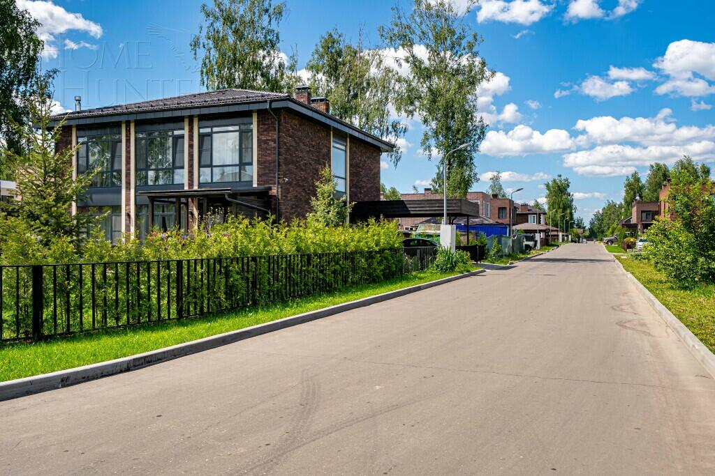 2-этажный коттедж 300 м² с отделкой