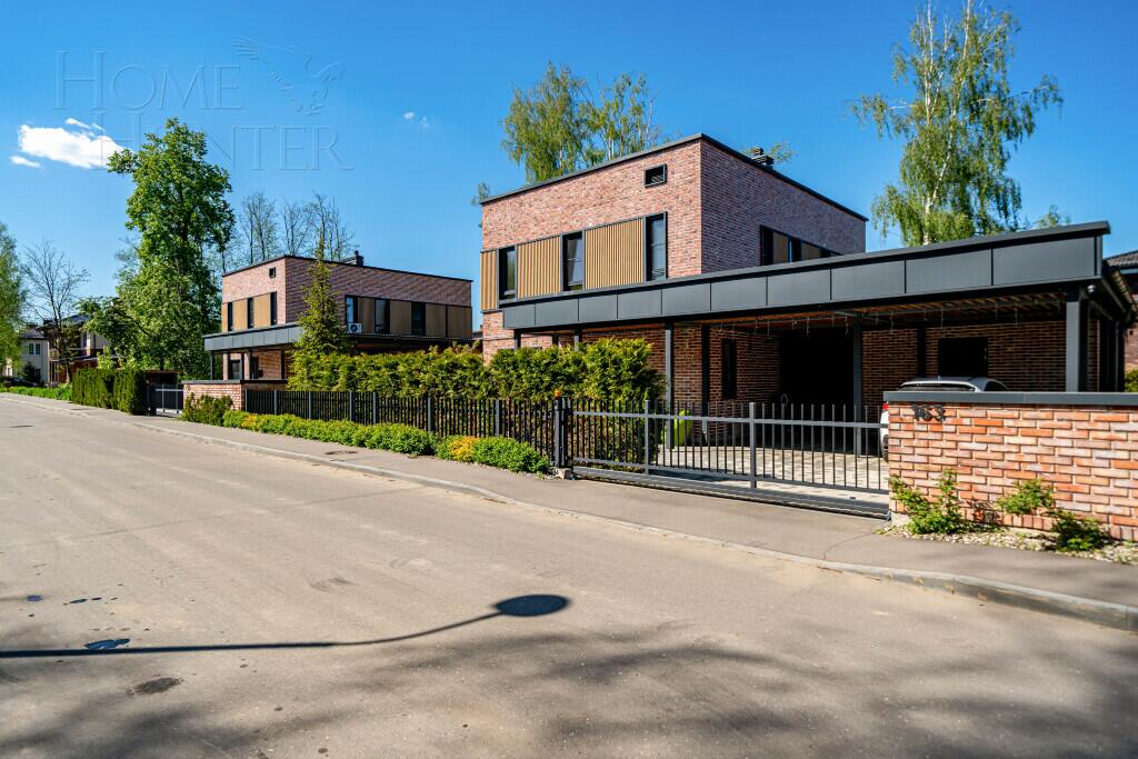 2-этажный коттедж 300 м² с отделкой