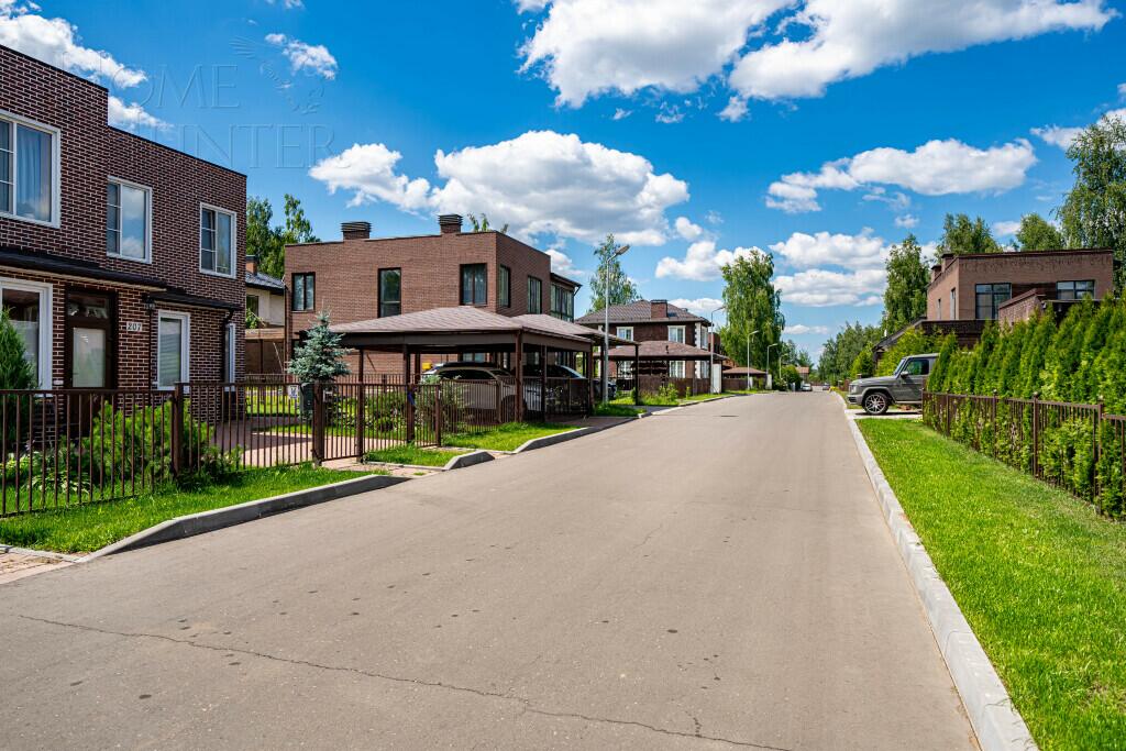 2-этажный коттедж 300 м² с отделкой