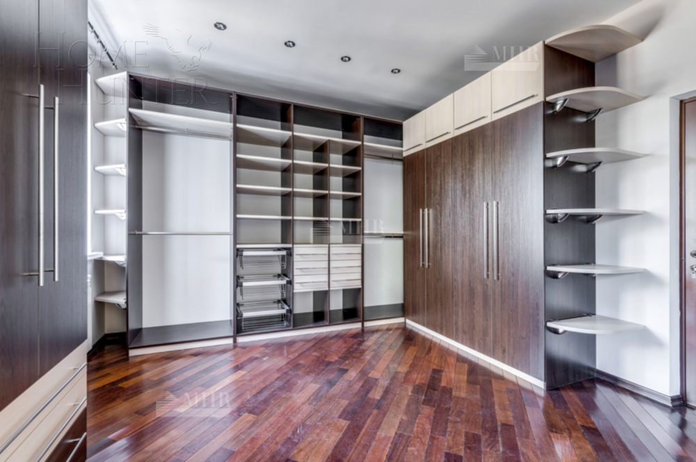 2-этажный коттедж 600 м² с отделкой