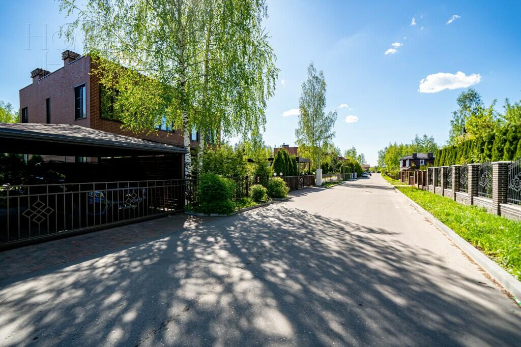 2-этажный коттедж 327 м² без отделки