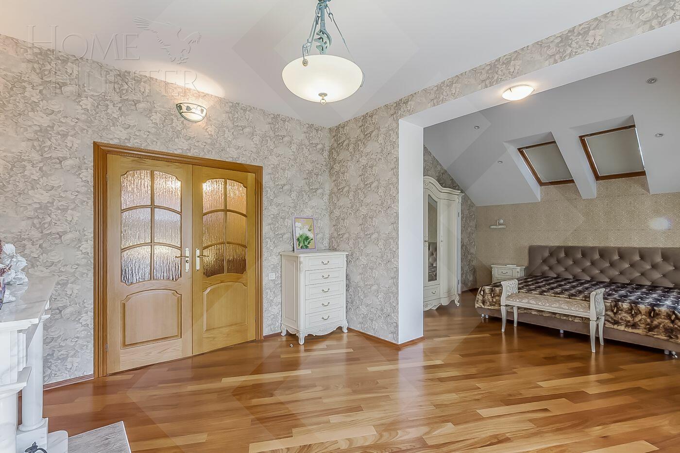 3-этажный коттедж 400 м² с отделкой