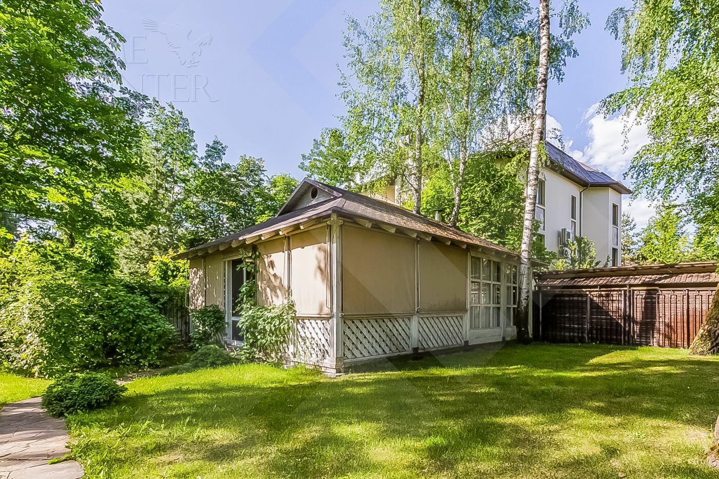 3-этажный коттедж 400 м² с отделкой