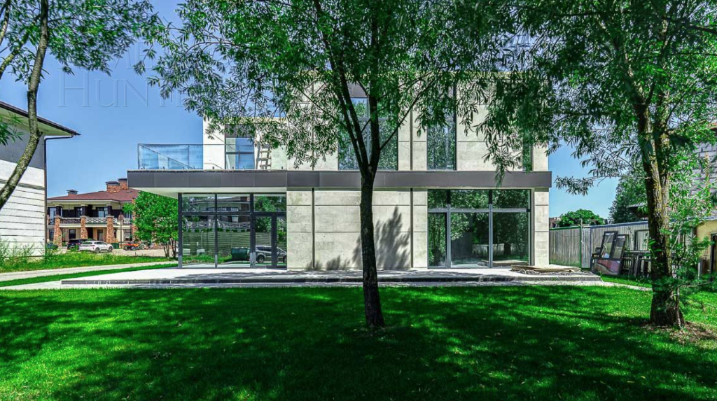2-этажный коттедж 340 м² с отделкой