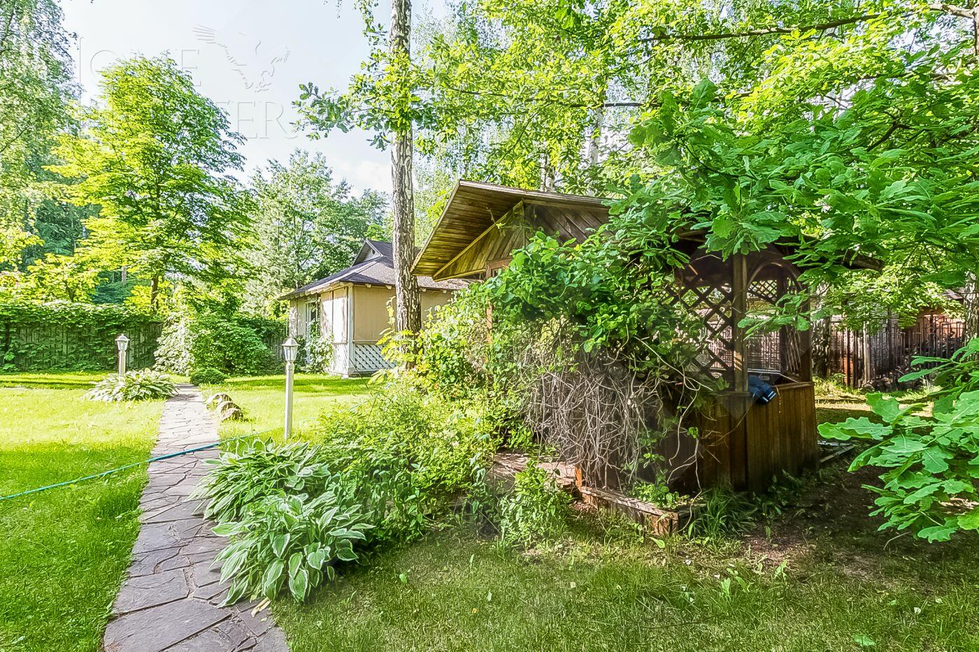 3-этажный коттедж 400 м² с отделкой