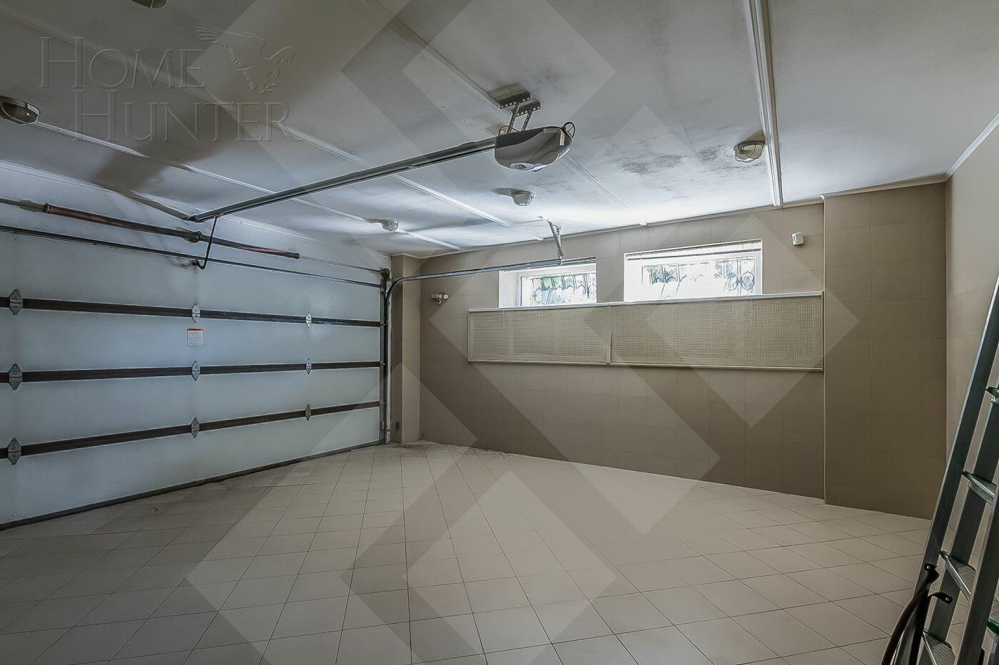 3-этажный коттедж 400 м² с отделкой