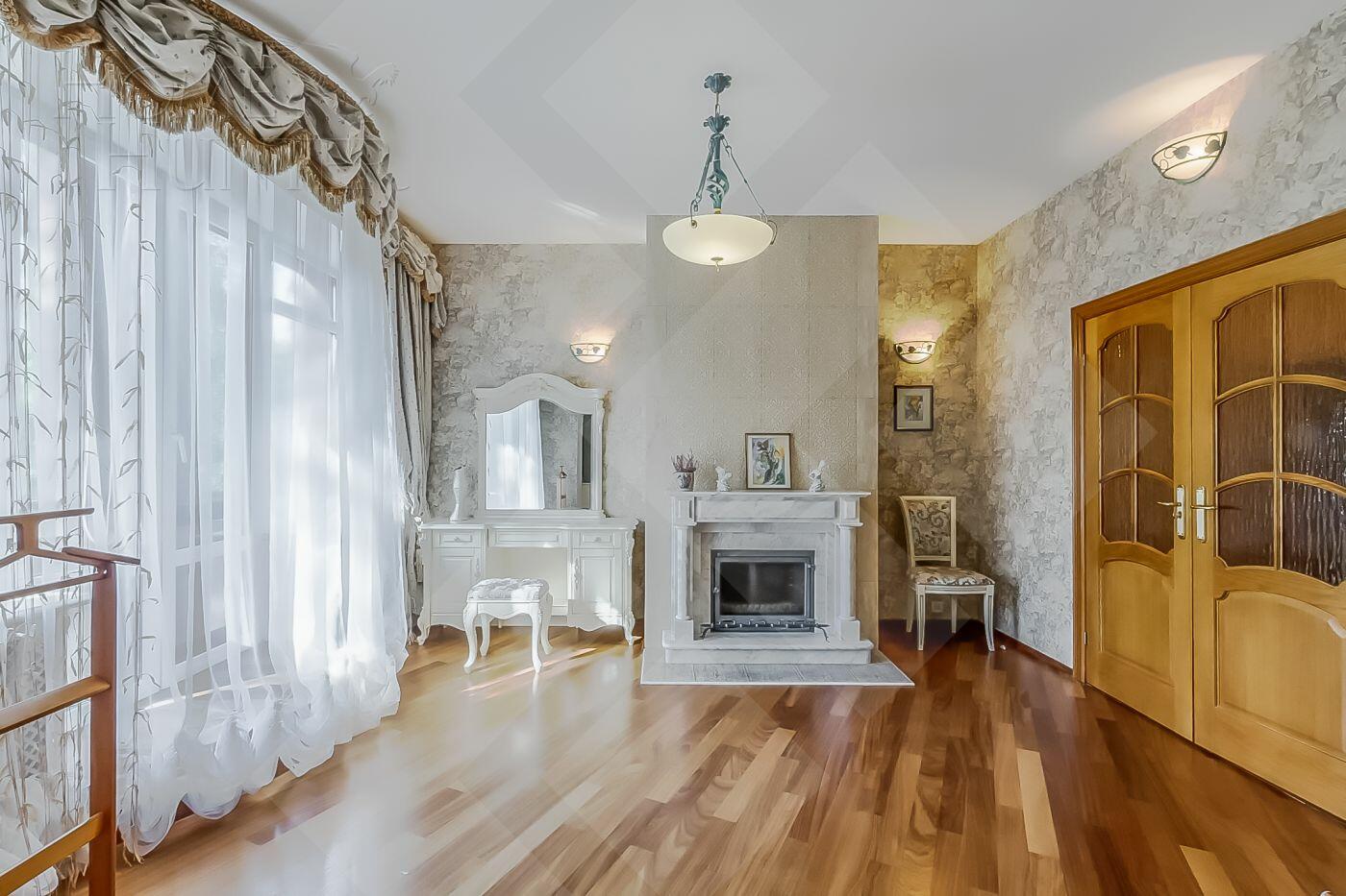 3-этажный коттедж 400 м² с отделкой