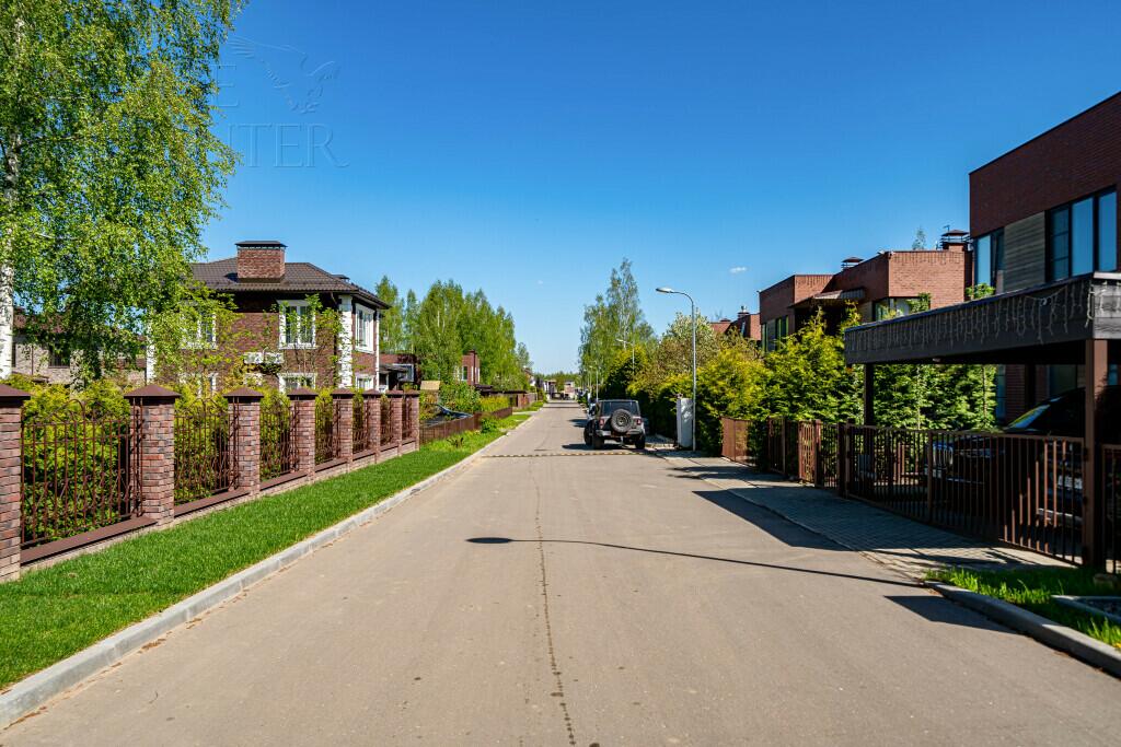 2-этажный коттедж 268 м² без отделки