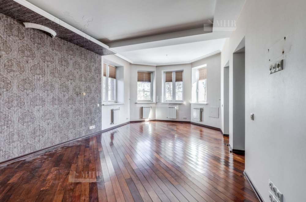 2-этажный коттедж 600 м² с отделкой