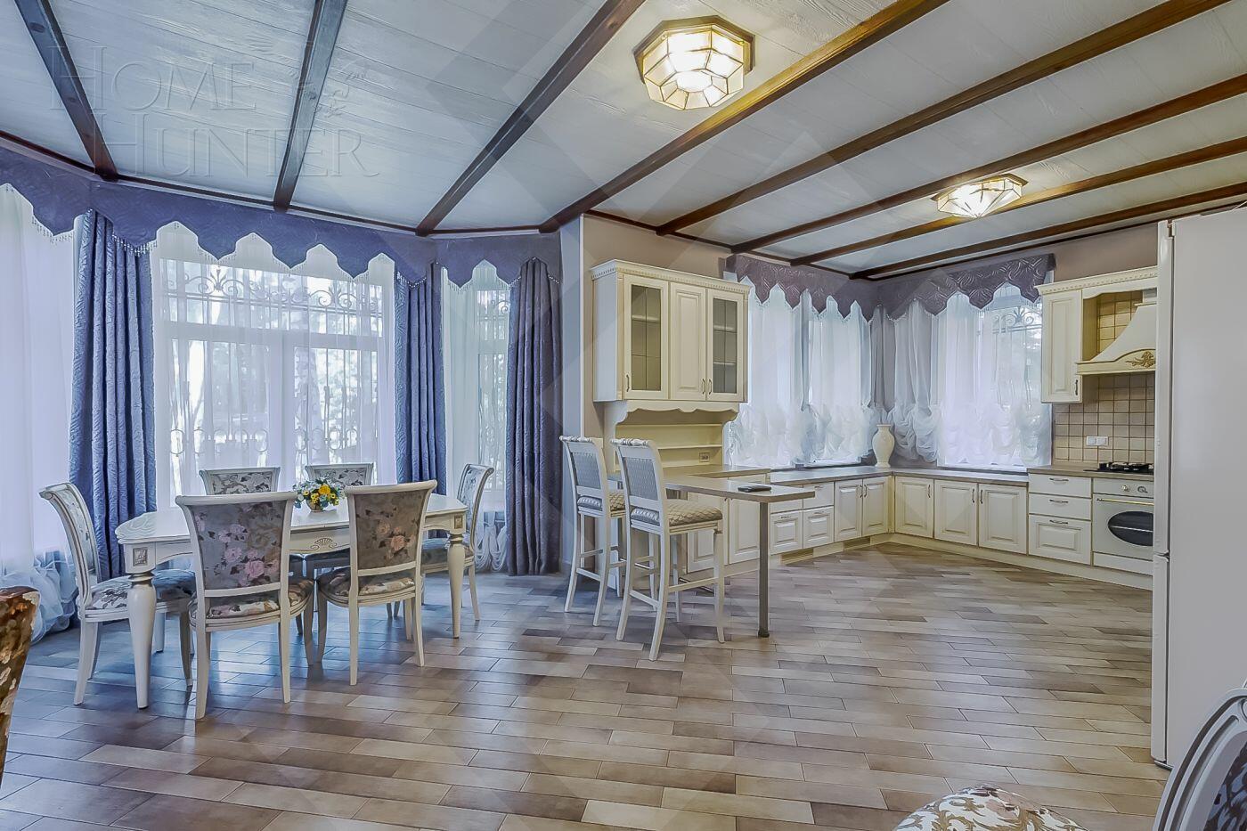 3-этажный коттедж 400 м² с отделкой