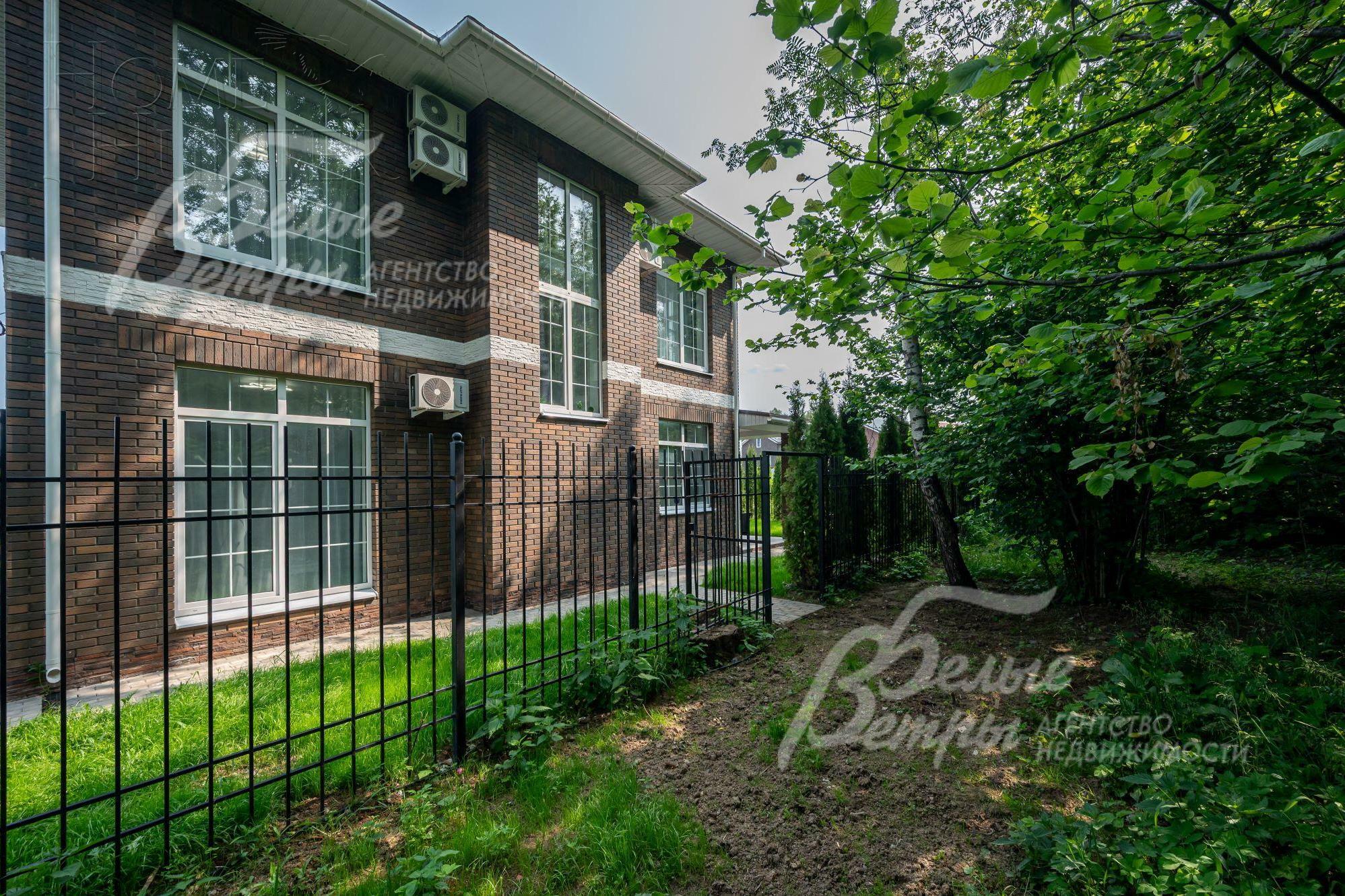 2-этажный коттедж 220 м² без отделки