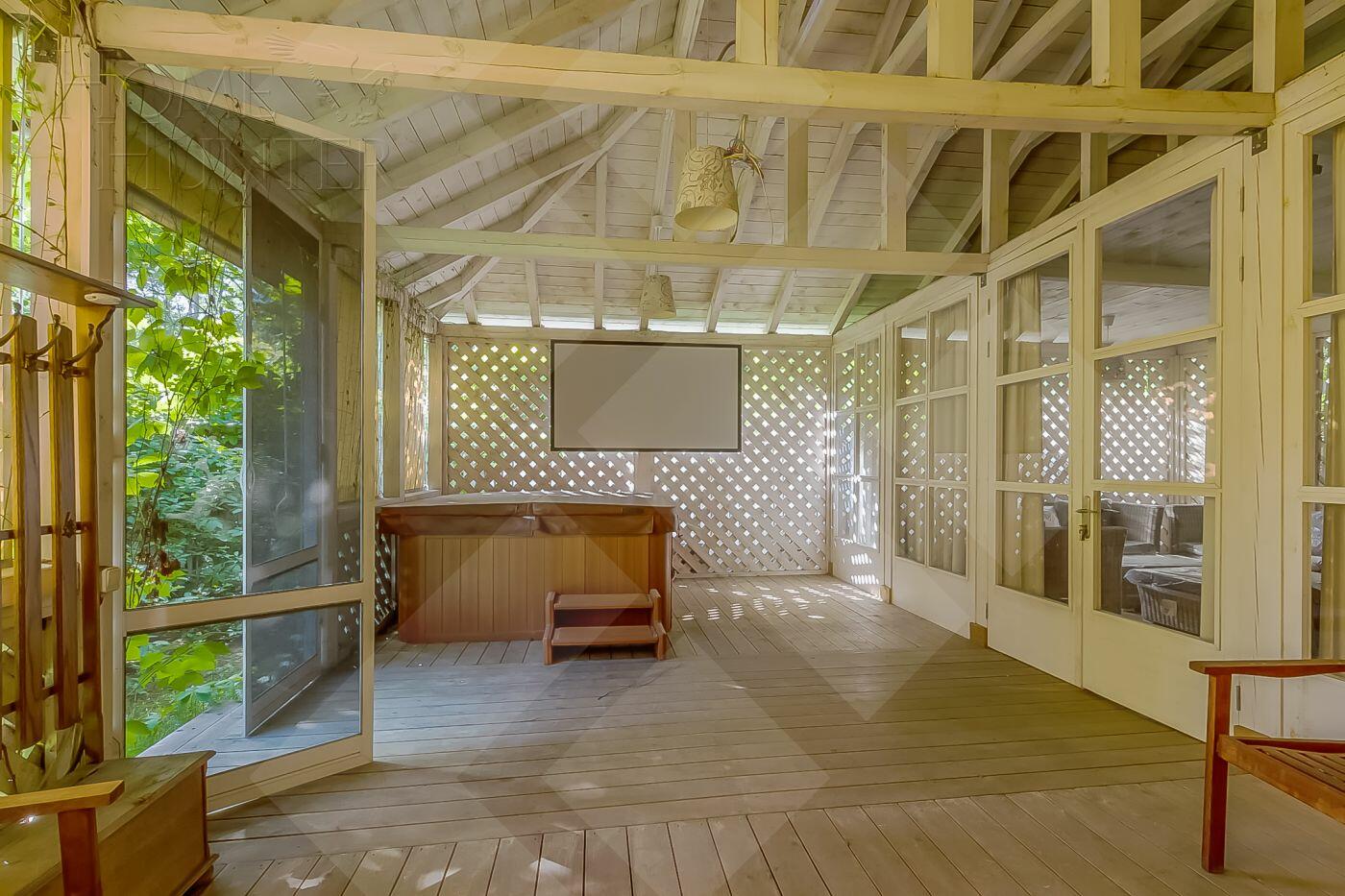 3-этажный коттедж 400 м² с отделкой