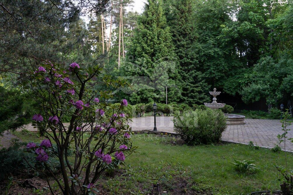 3-этажный коттедж 1 000 м² с отделкой